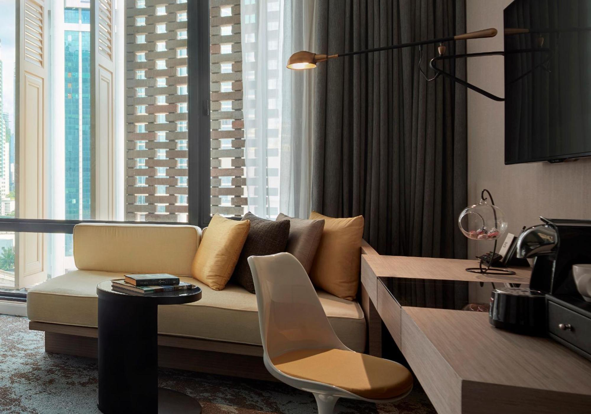 Hotel Stripes Kuala Lumpur, Autograph Collection Exterior foto A room at the hotel